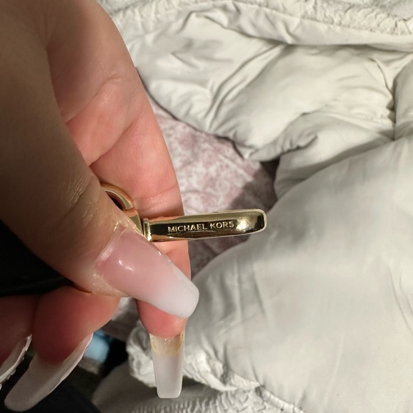 Michael kors satchel - Picture 3 of 8